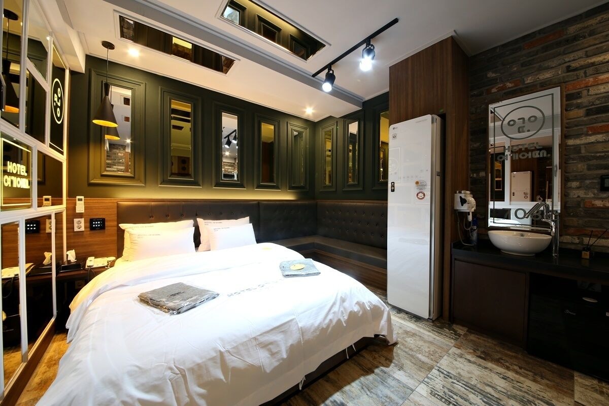 SUPERIOR, DOUBLE BED