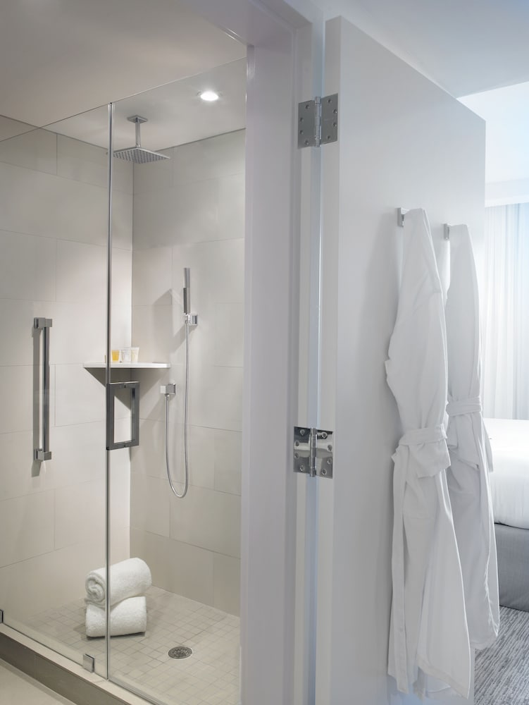 Grand Beach Hotel Bay Harbor 33/64