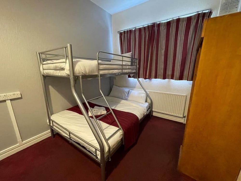 ST NICHOLAS HOTEL 13/17