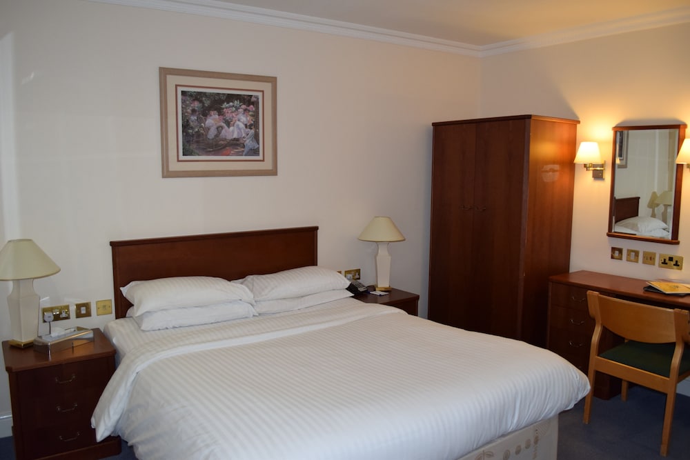 Sefton Hotel 18/50
