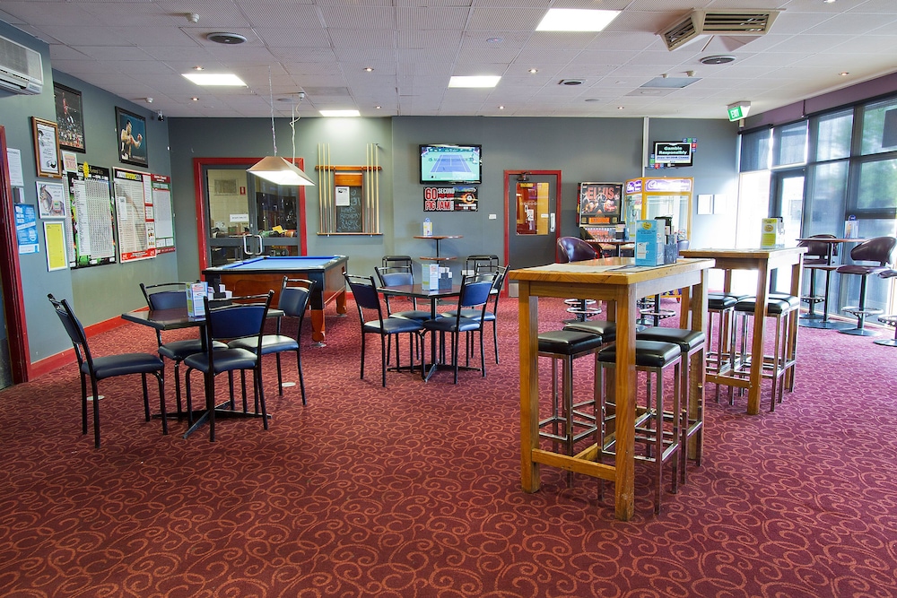 Hendon Hotel 34/50