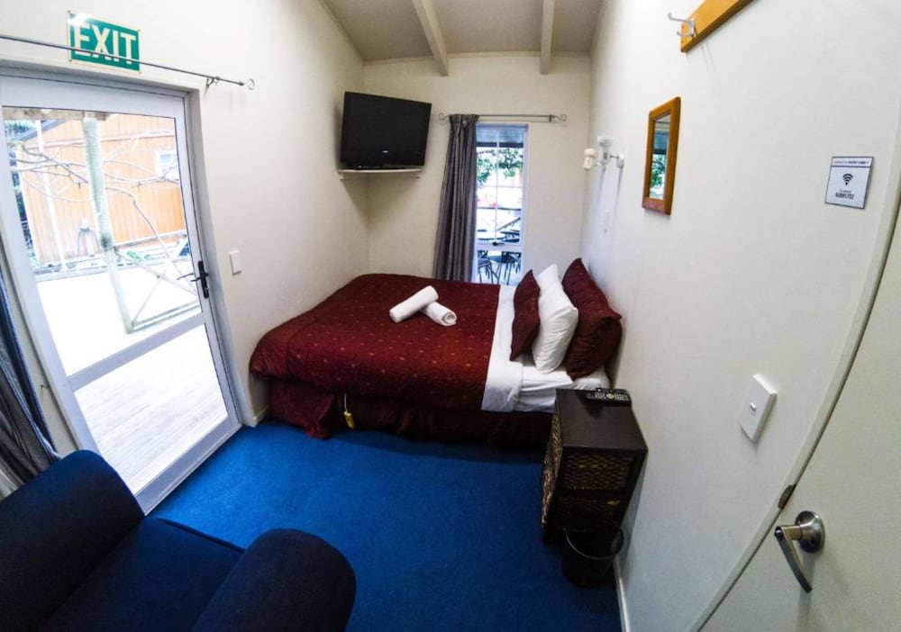 Anchor Lodge Resort 43/73