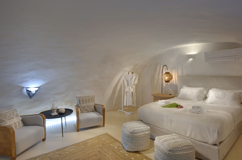 The A Collection, Oia by K and K 14/50