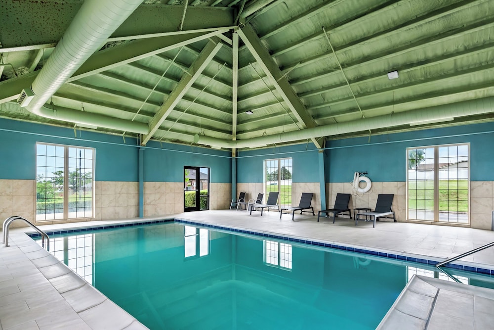Holiday Inn Express Hotel and Suites Ada 28/57