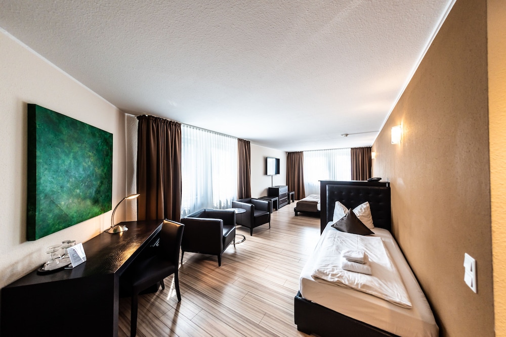 Mauritius Hotel And Therme Cologne 62/75