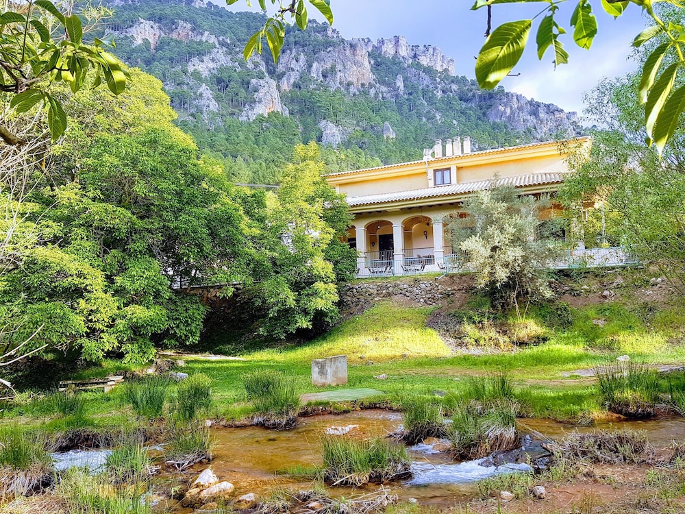 HOSTAL SIERRA DEL AGUA 29/32