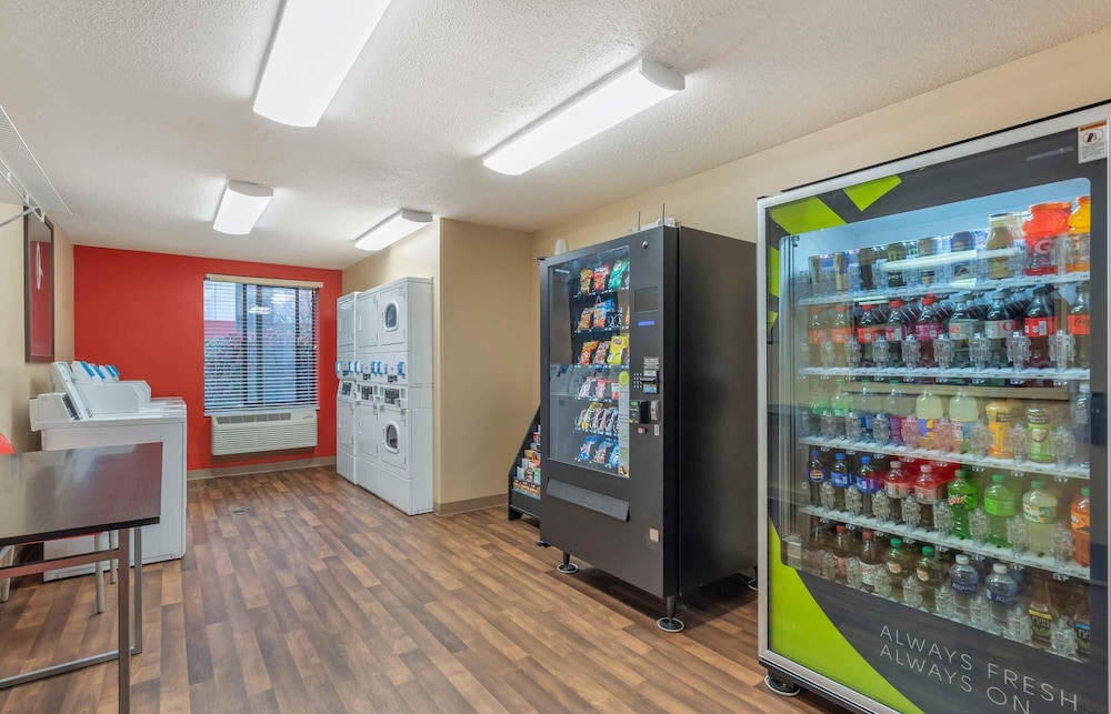 Extended Stay America Chicago Lombard Yorktown Center 30/53