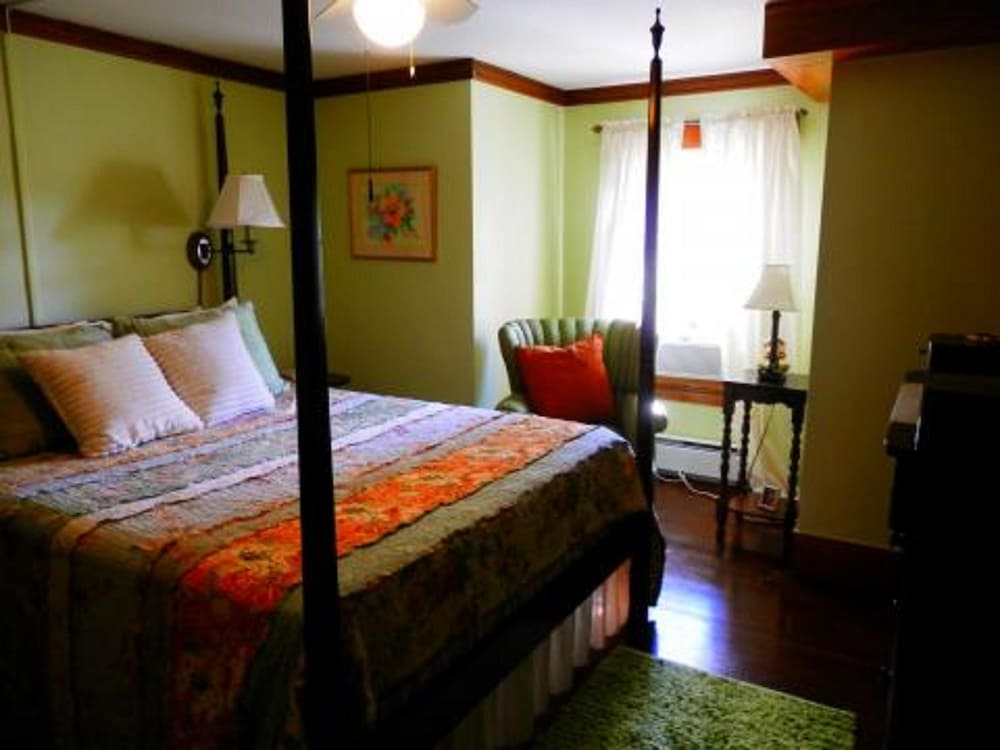 Follansbee Inn 20/72