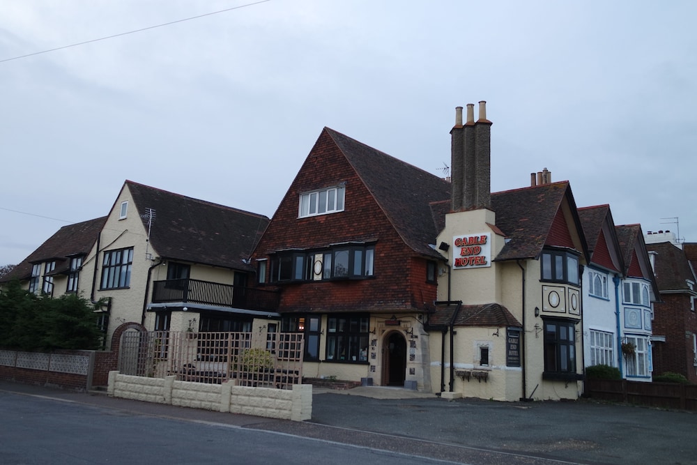 Gable End Hotel 3/50