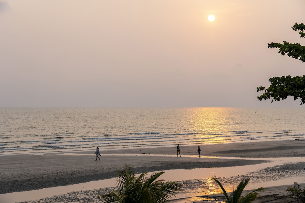 Sand Dunes Chaolao Beach Resort 46/50