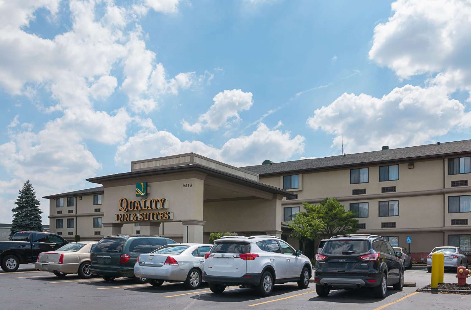 Quality Inn and Suites Detroit Metro Airport 26/27