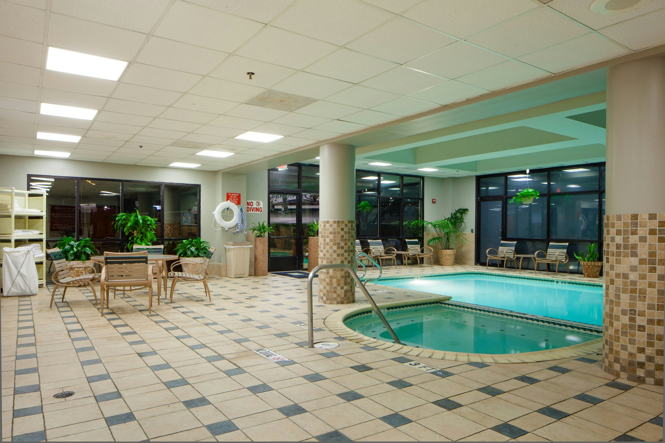 Embassy Suites by Hilton San Antonio Airport in SAN ANTONIO - TX