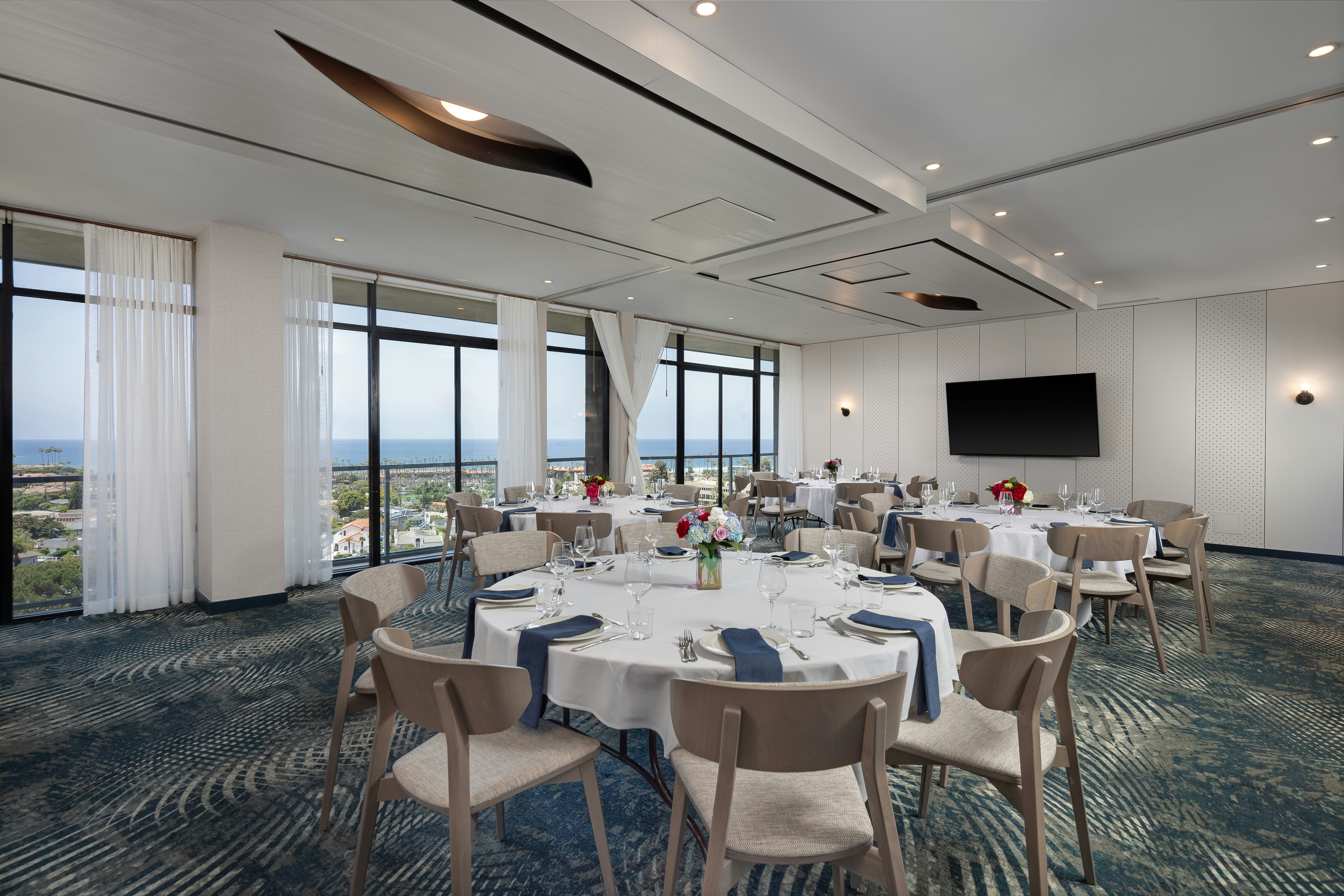 Hotel La Jolla Curio Collection By Hilton 35/42