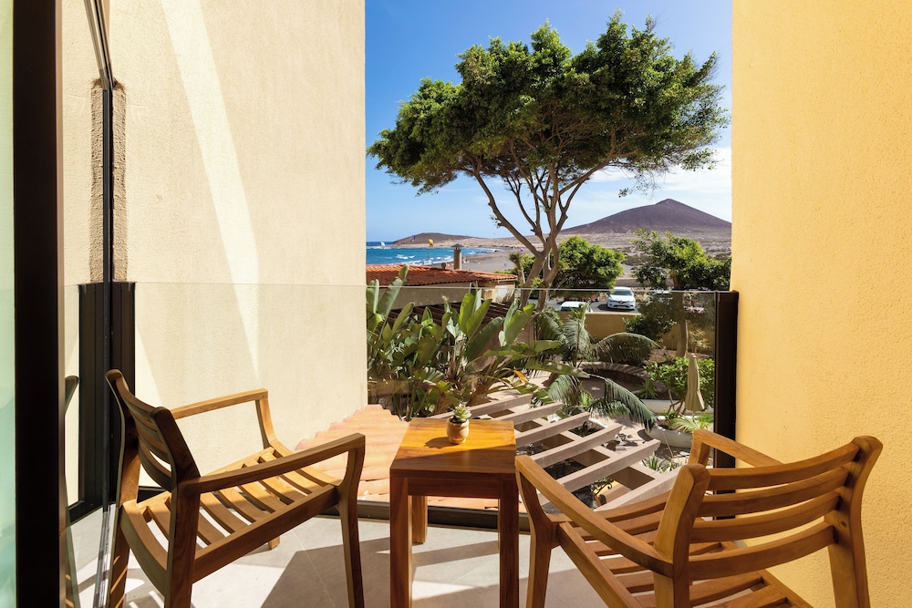 Playa Surf CBbC Hotel 20/34