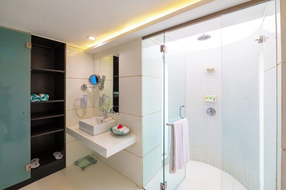 O Hotel Goa, Candolim Beach 48/50