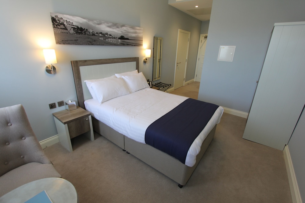 Yarrow Hotel 19/53