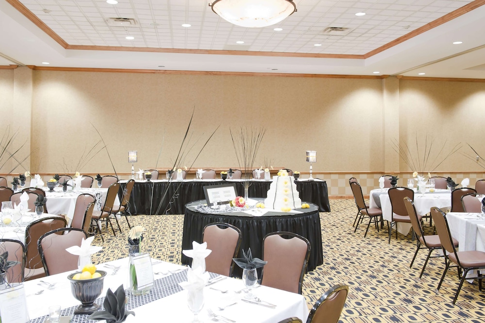Hampton Inn & Suites Columbia at the University of Missouri 49/50