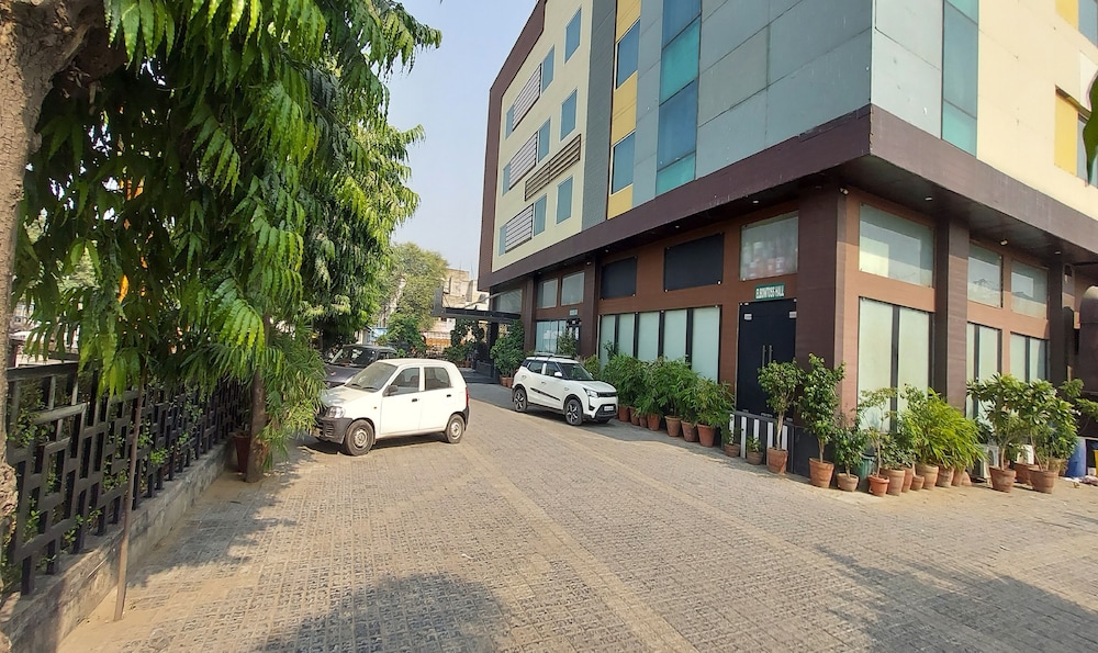 Oyo 7130 Hotel Broadway 44/50