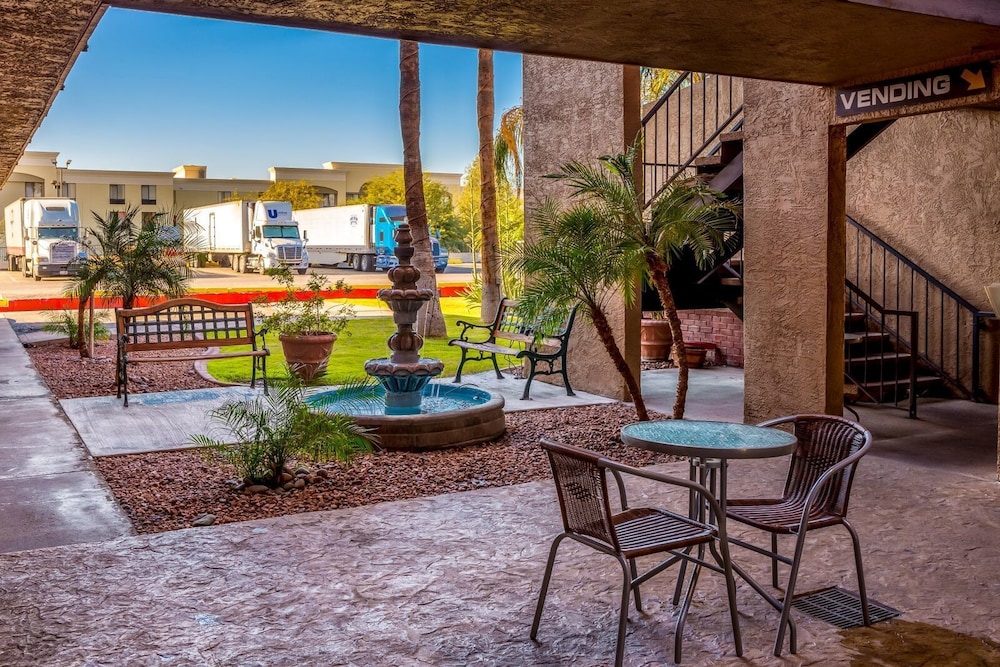 Travelers Inn 37/48