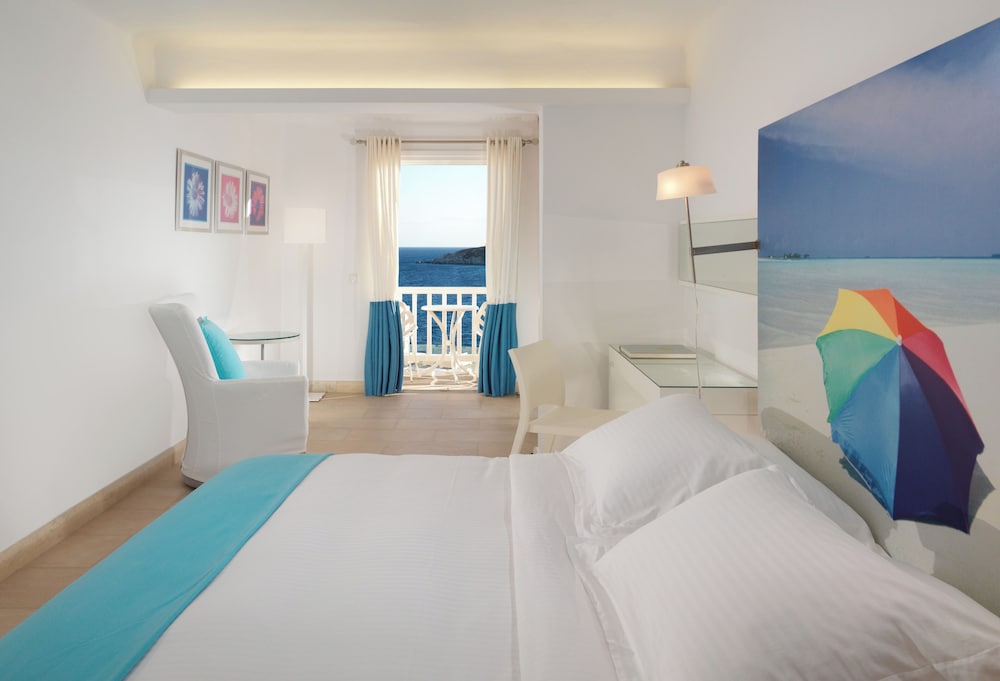 STANDARD, SEA VIEW