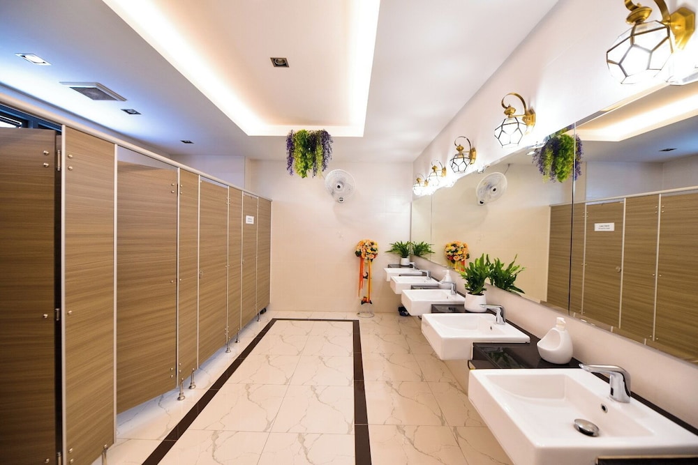 NORN Rimklong Bangkok Hotel 10/50