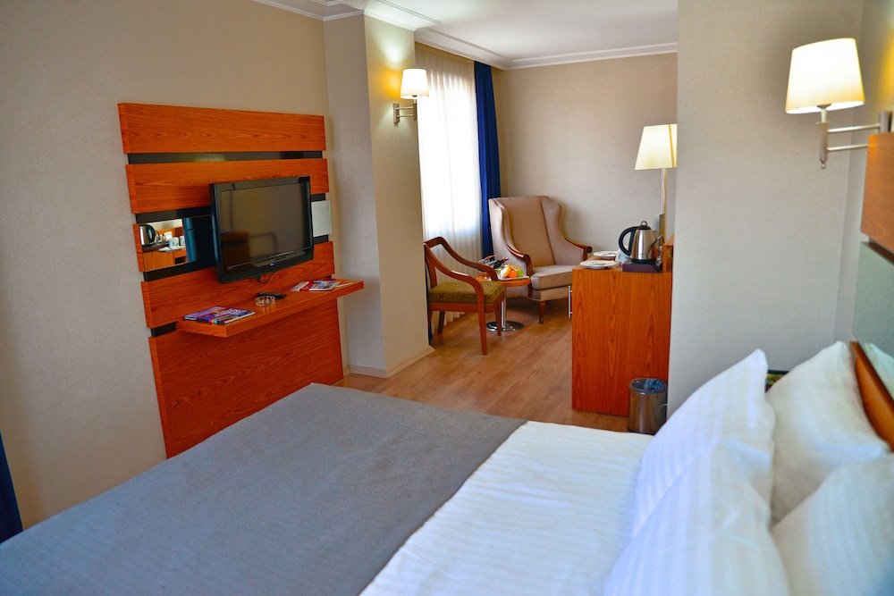 The Green Park Hotel Taksim 8/52