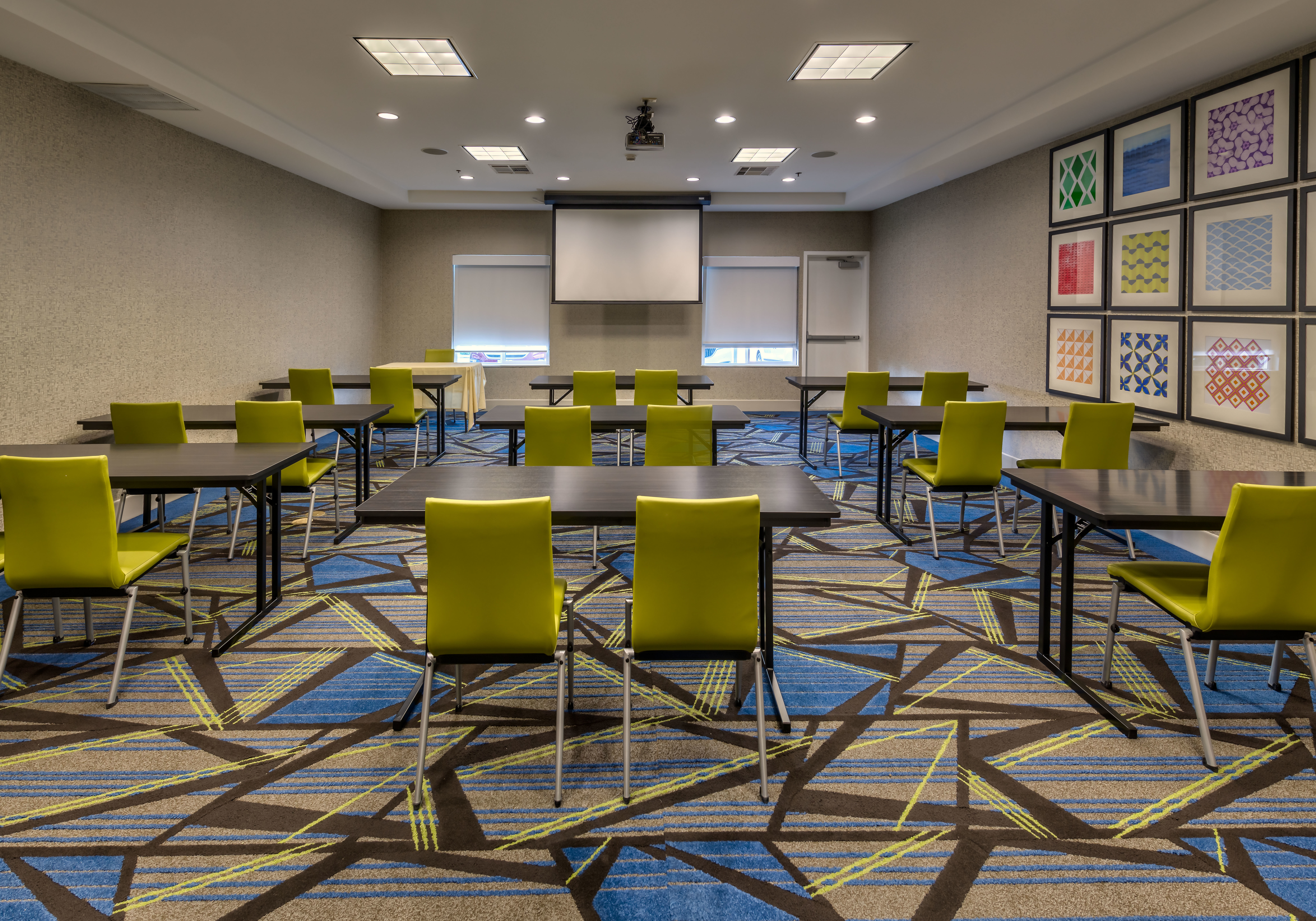 Holiday Inn Express Hotel Suites Reno Airport 47/51