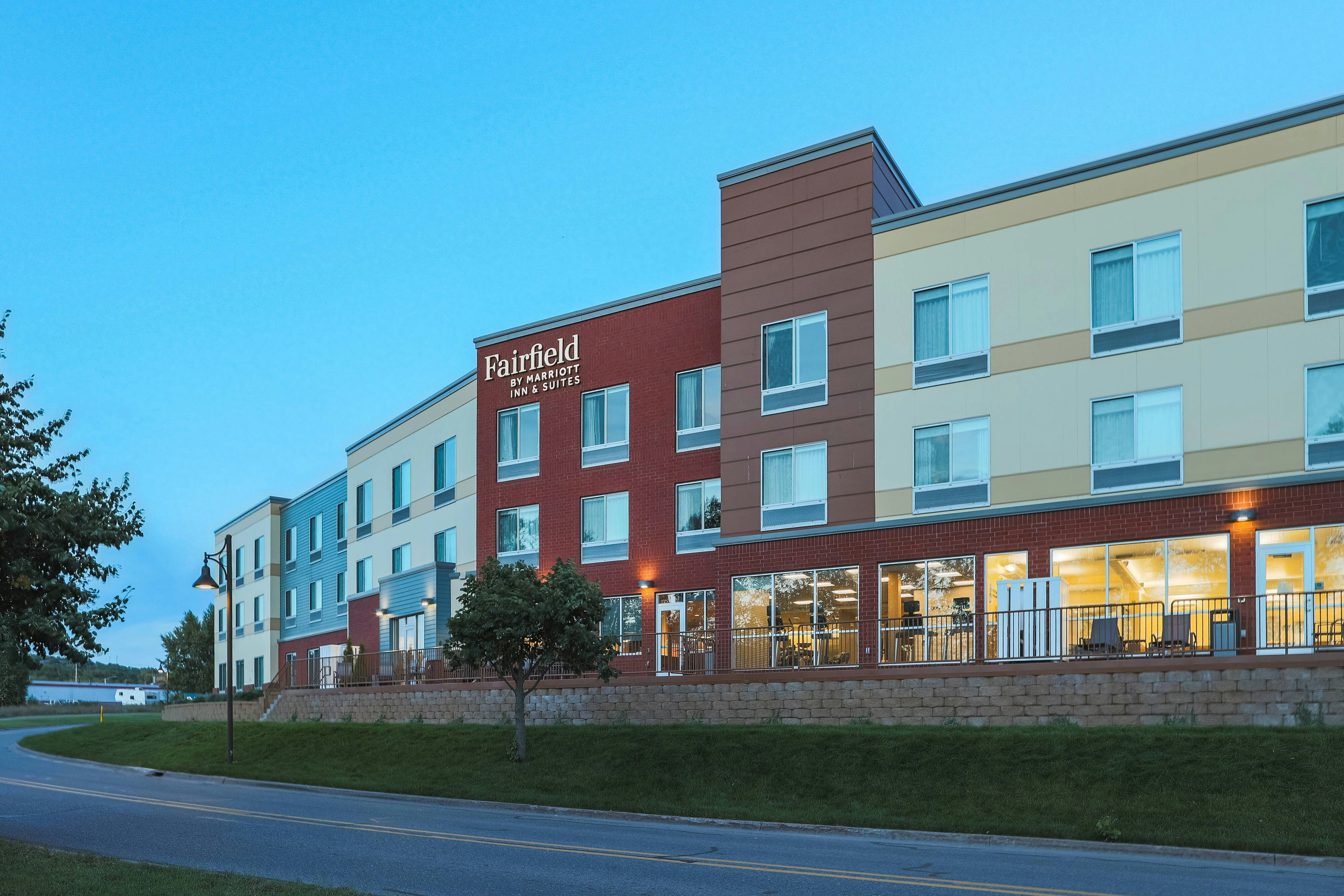 Fairfield Inn & Suites by Marriott Marquette 2/37