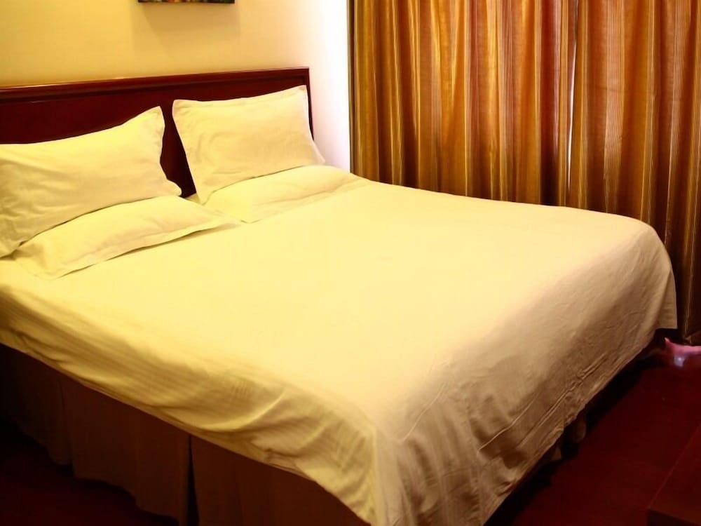 Greentree Inn Harbin Railyway Station Haicheng Street Express Hotel 10/17