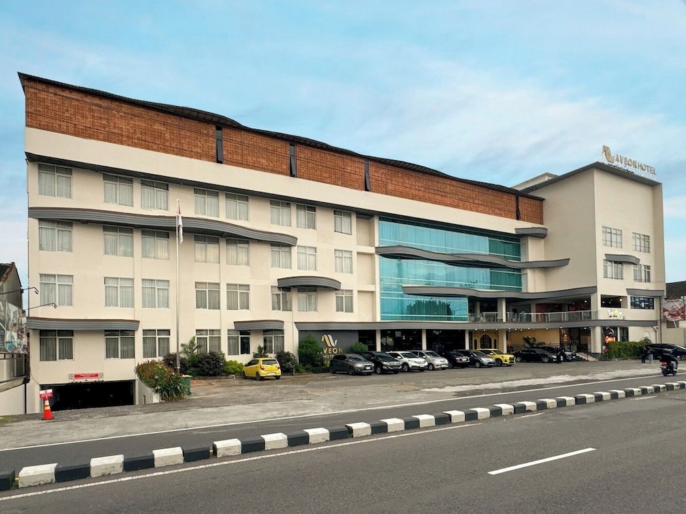 Aveon Hotel Yogyakarta by Daphna International 16/21