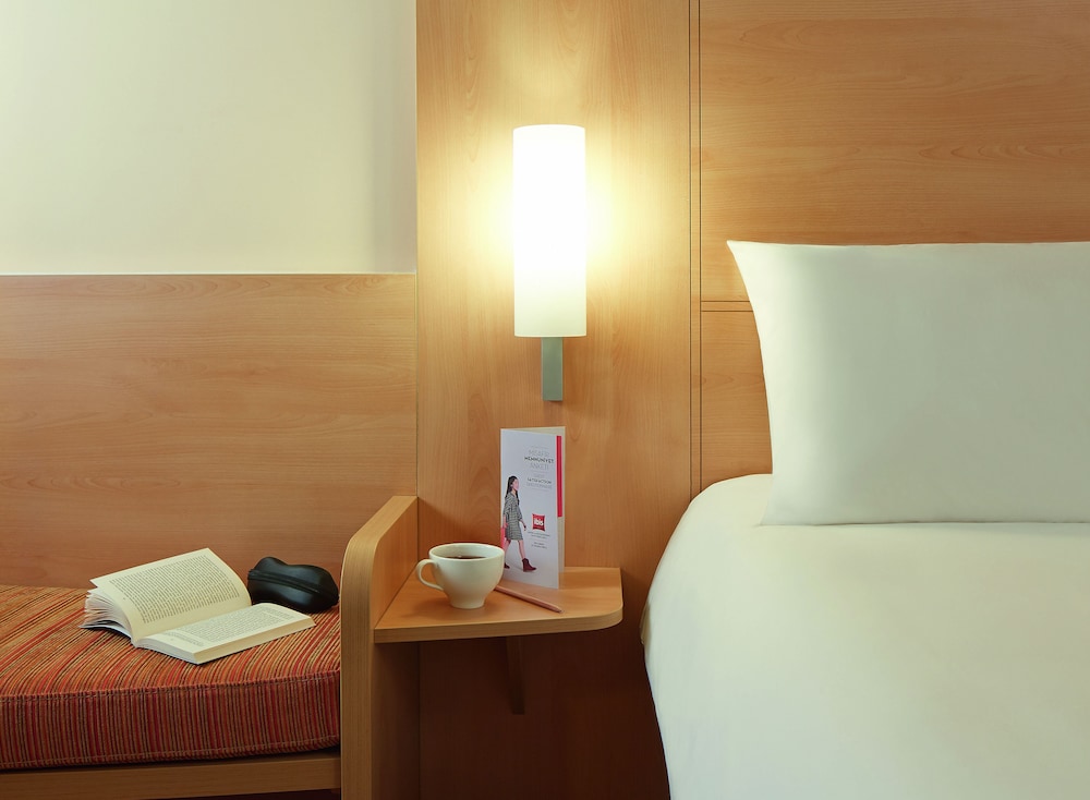 ibis Cannes Plage La Bocca 28/63