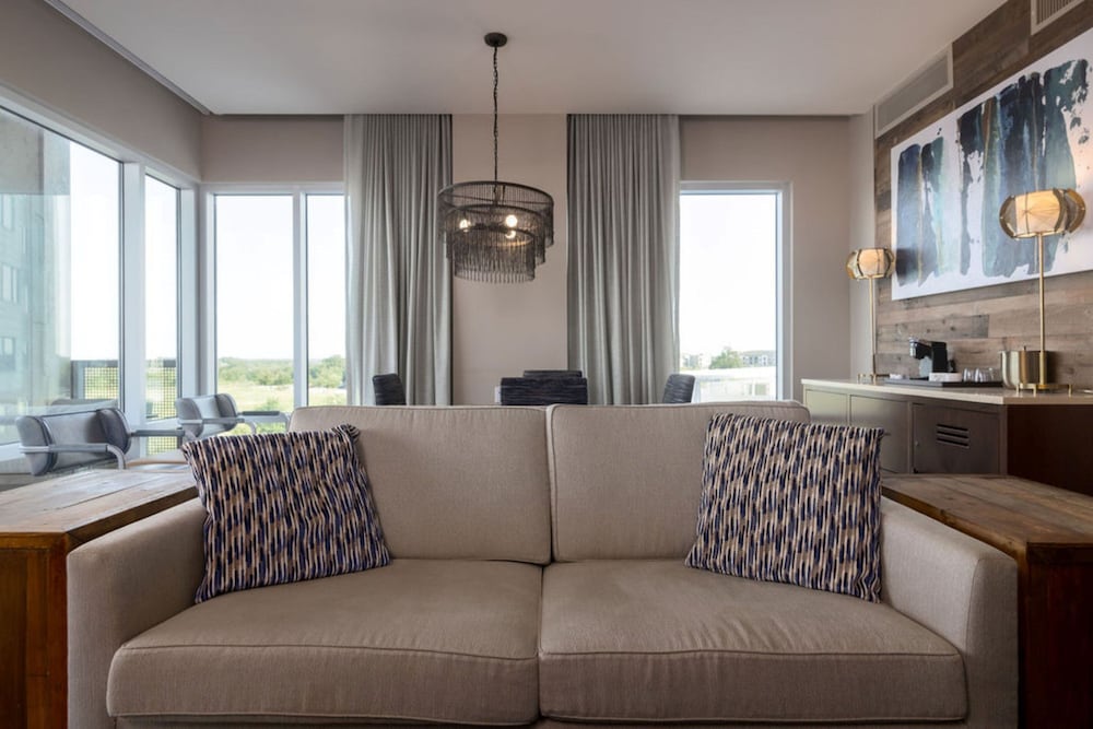 The Stella Hotel Autograph Collection 46/73