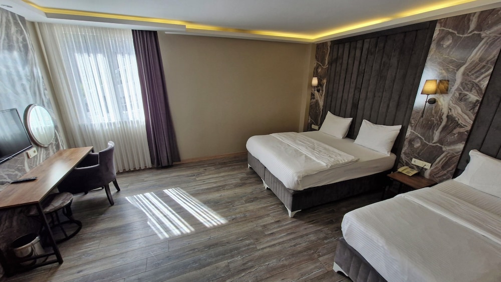 Air Boss Hotel 19/48
