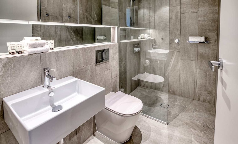Encore Broadbeach 48/50