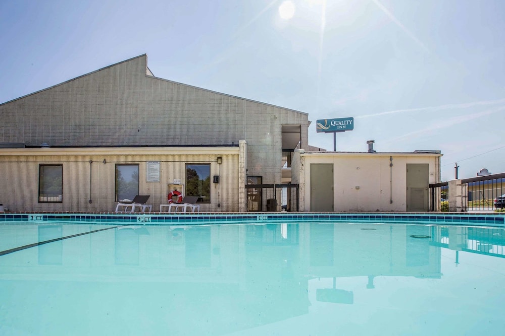 Quality Inn Gaffney I-85 7/42
