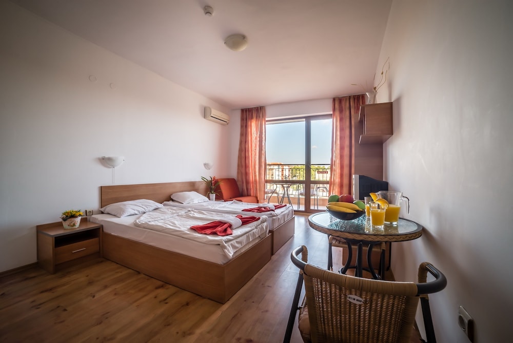 Step Hotel 14/45