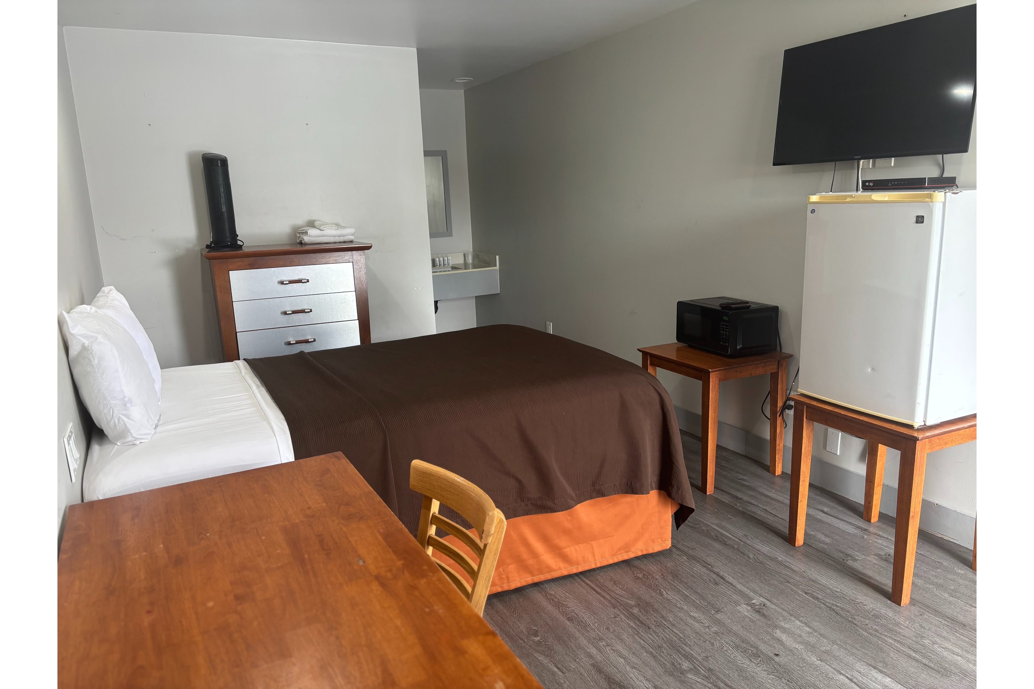6 Rivers Motel 40/56