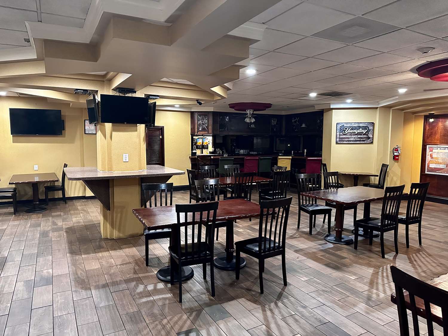 restaurant cafeteria