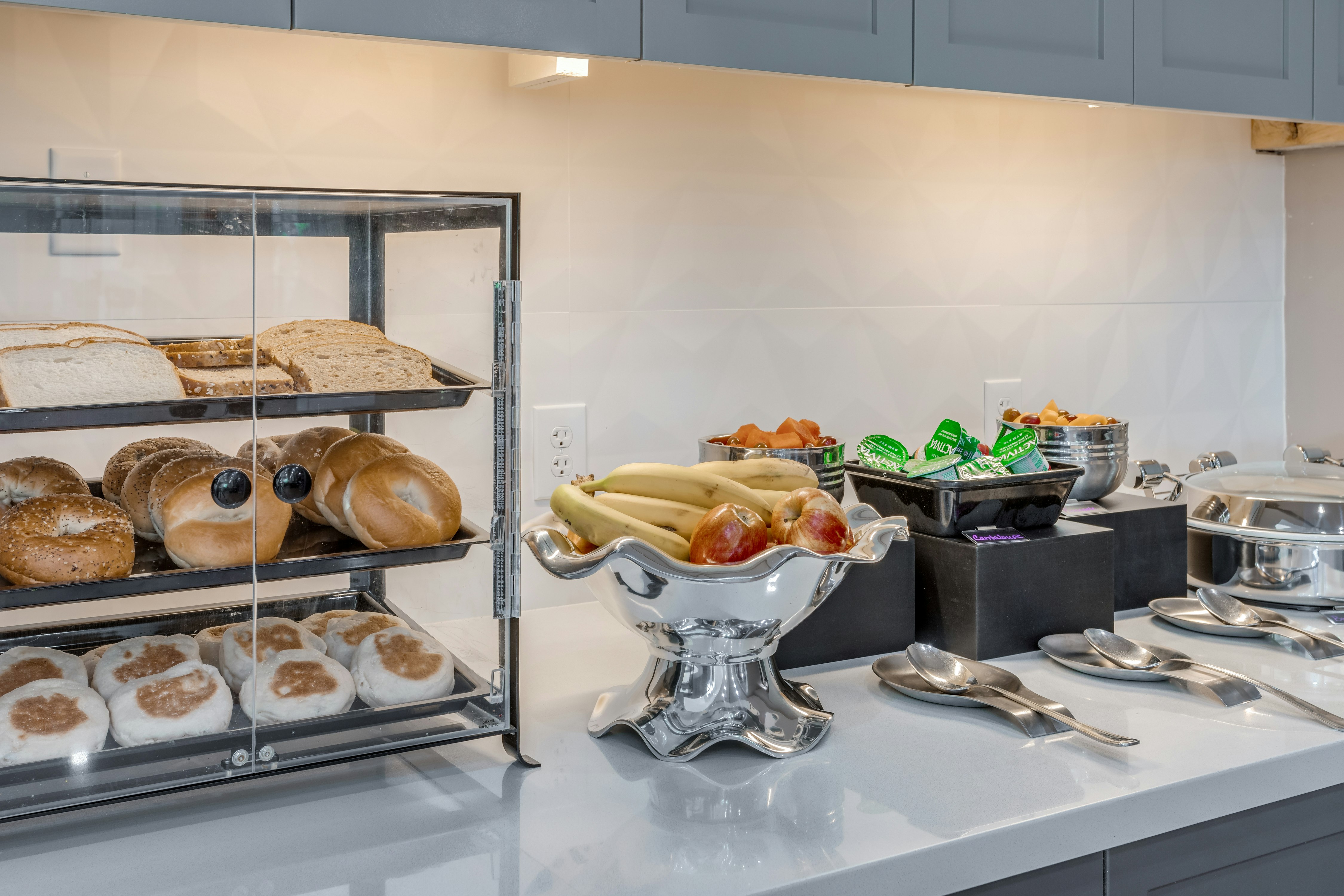 HILTON GARDEN INN CINCINNATI-SHARONVILLE 14/16