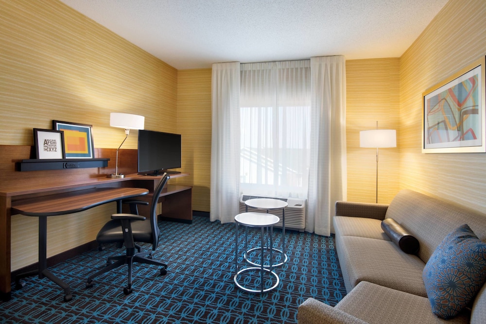 Fairfield Inn And Suites By Marriott Lancaster East At the Outlets 16/20