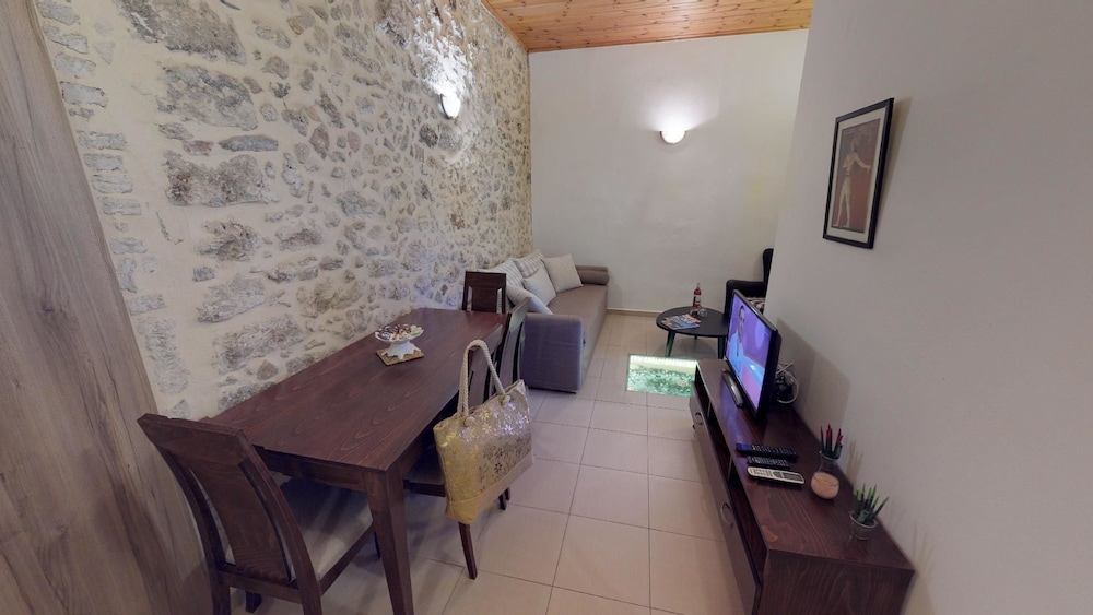 Porto Enetikos Suites 39/50