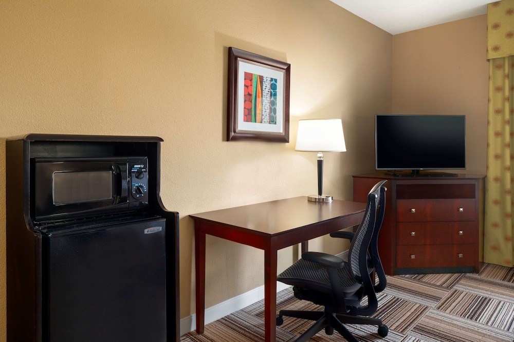 Hampton Inn Knoxville East 53/55