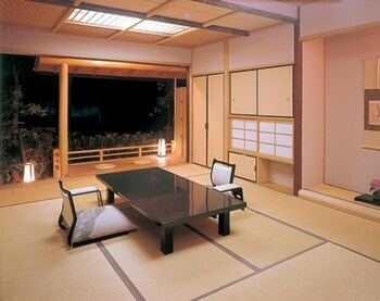 Nishiyama Onsen Keiunkan 28/40