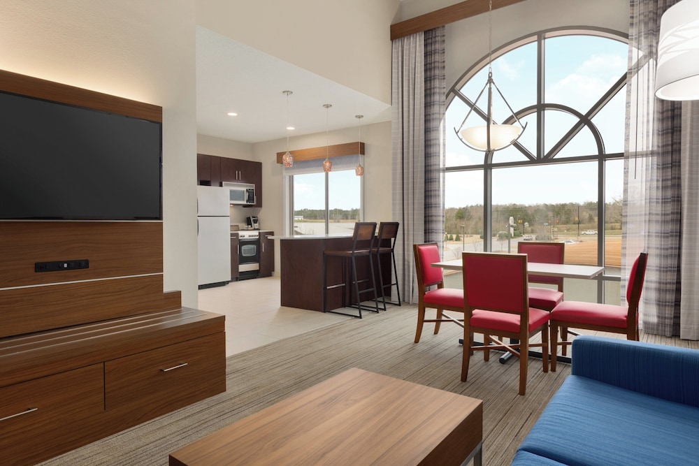 Holiday Inn Express Hotel Suites Opelika Auburn 57/71