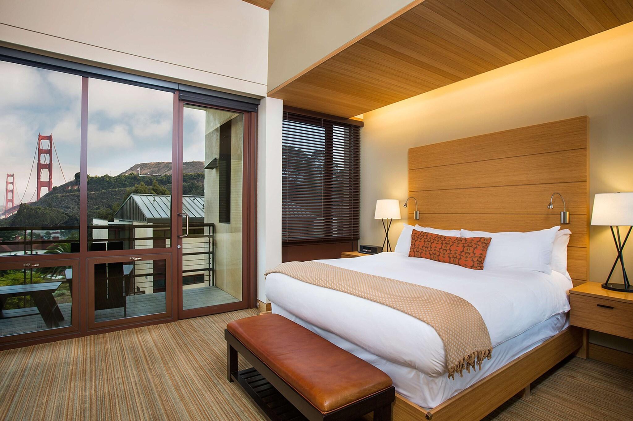 Contemporary, King Bed
