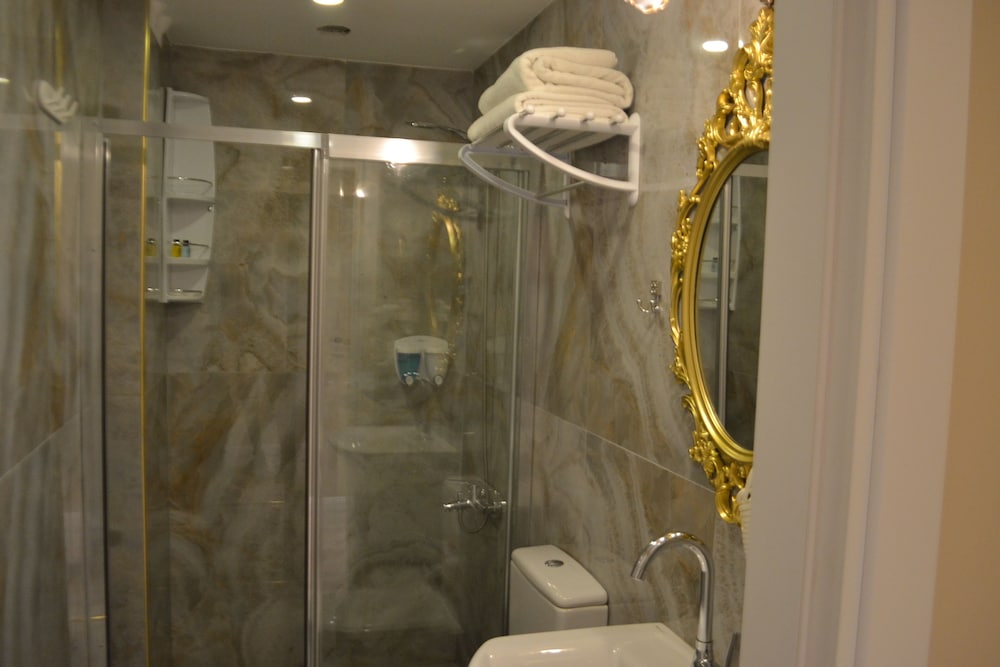 Constantinopolis Hotel 44/48
