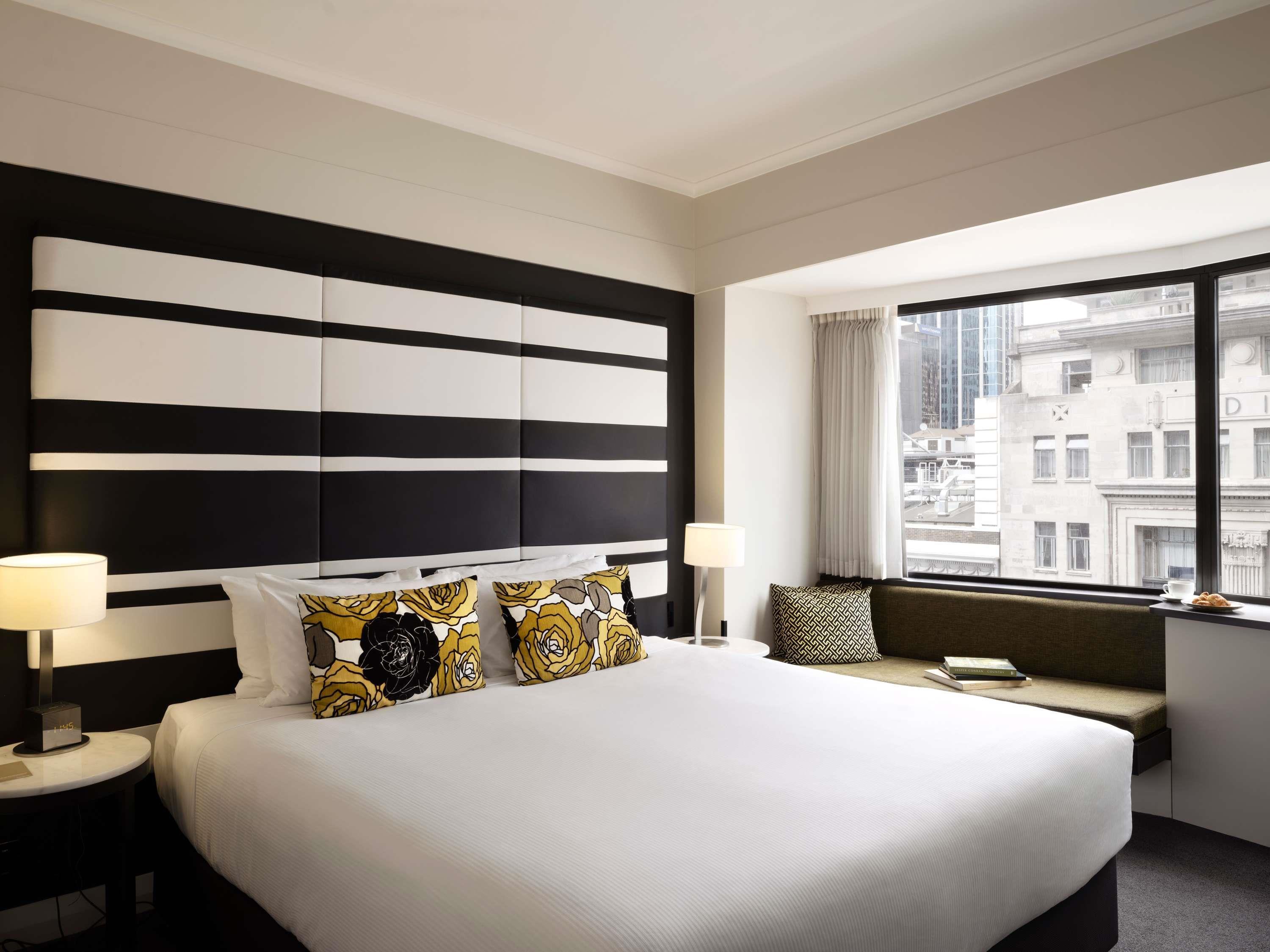SUPERIOR, KING BED, CITY SIDE