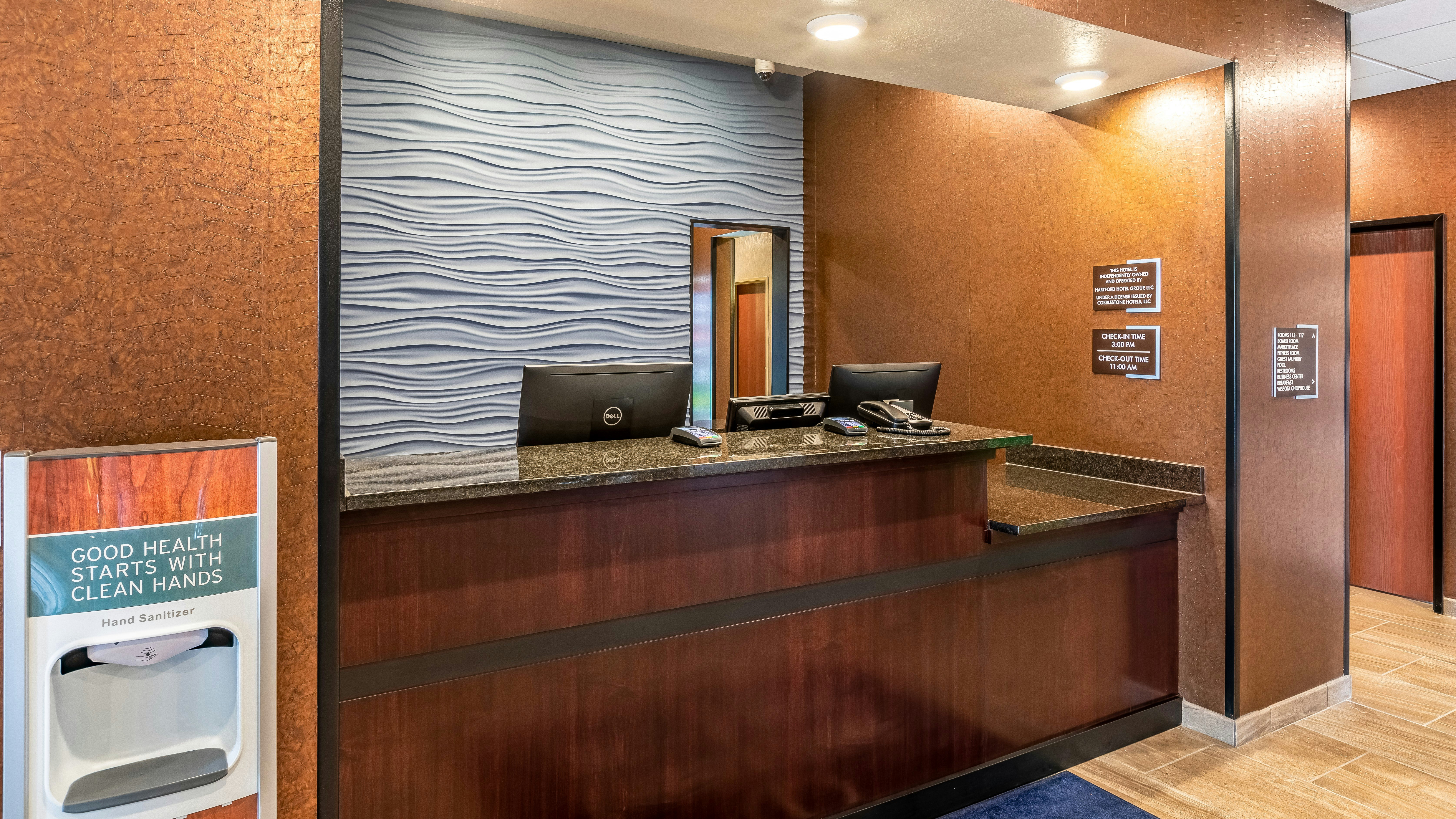 Cobblestone Hotel & Suites - Hartford 4/57