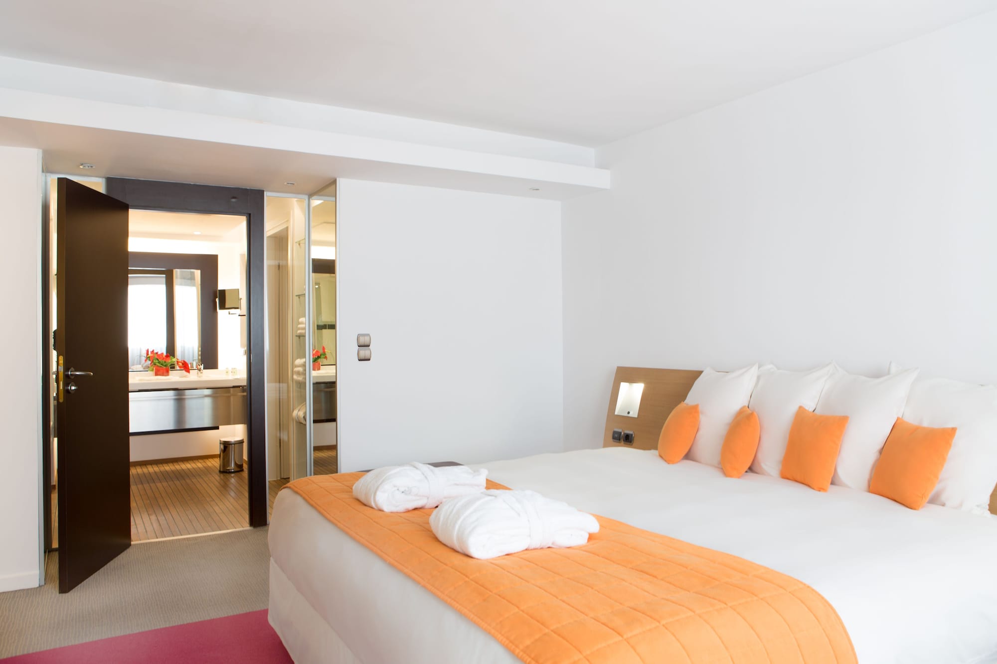 SUPERIOR, DOUBLE BED, SOFA
