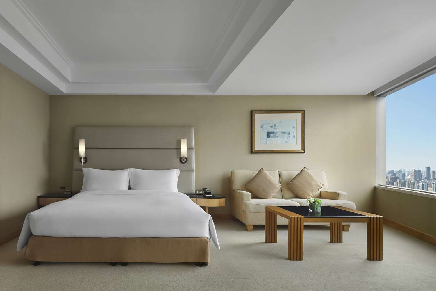 غرفة ديلوكس بسرير كينج بإطلالة على المدينة، DoubleTree by Hilton Hotel Shanghai Pudong 1/1